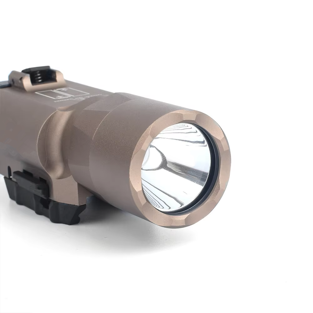 メタルX300UウルトラLED 600ルーメン戦術懐中電灯  - Outdoor Hunting Lights のレビューと価格